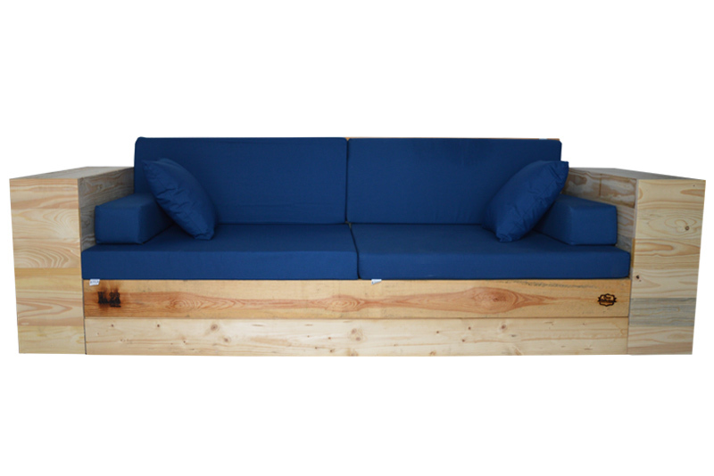 Sofa con Palets y Reposabrazos | paletsmultipal.com