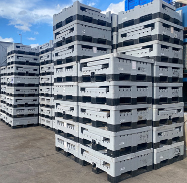 Si le cuentas a alguien que quieres salvar un envase industrial, es probable que te consideren extraño, incluso loco. Lo habitual sería salvar un bosque, un animal en peligro de extinción o apoyar una causa humanitaria. Sin embargo, nosotros creemos en hacer la diferencia donde realmente tenemos las herramientas para lograrlo.